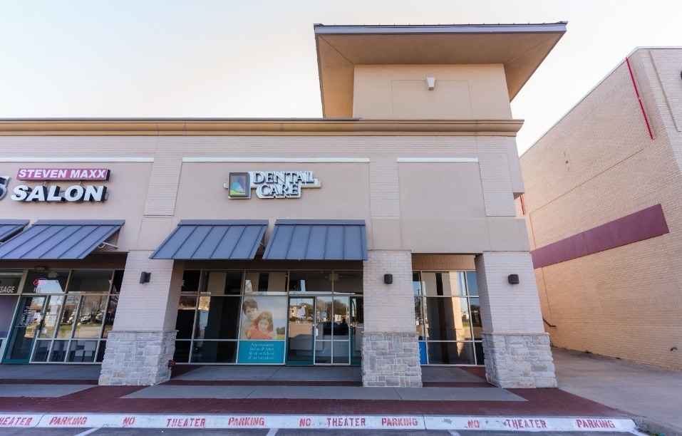 Front entrance of Westpark Village Dental of Plano